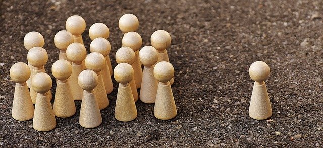 一人だけ仲間外れにされてる様子
